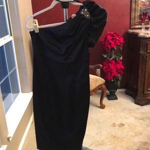 One shoulder with embellishment dress